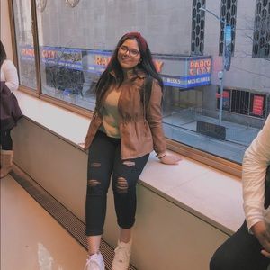 Meet your Posher, Adriana